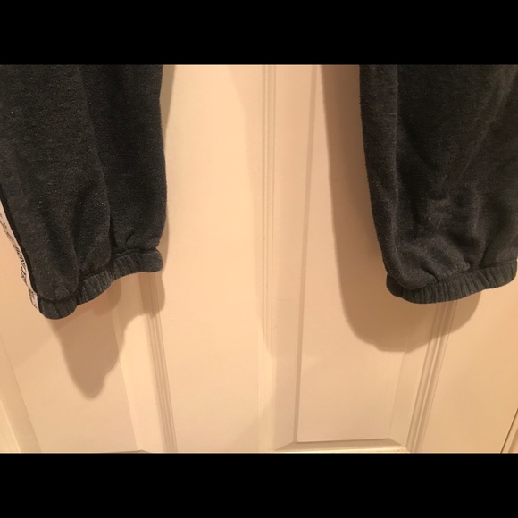 VS/PINK campus sweat pants - Picture 6 of 6